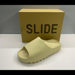 Yeezy Slide - Light Bone